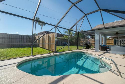 Oceanview Haven - 2BR Beach House with Patio Heated Pool Steps from Paradise Beach Park!