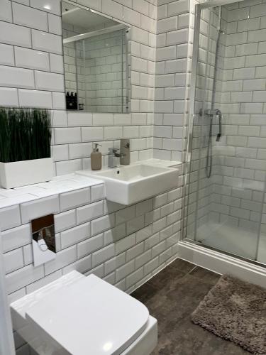 Elegant & Cozy, Gold Decor Apartment, B1, Birmingham (foto 10)