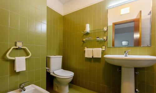 Hotel São Nicolau Room Type - Triple Room with Balcony