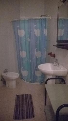 2 twin beds