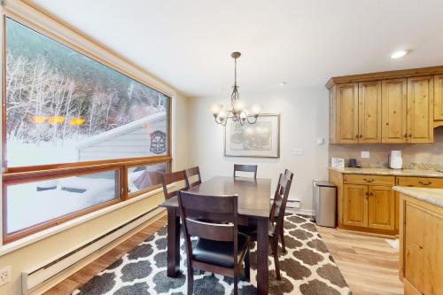 Rocky Mountain Retreat in Avon, USA