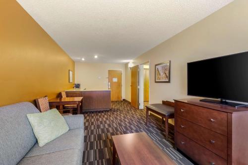 Best Western Falcon Plaza - image 2