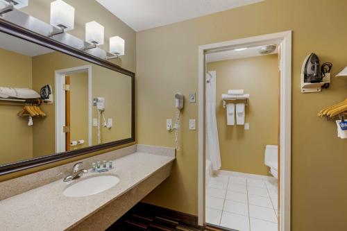 Best Western Falcon Plaza - image 11