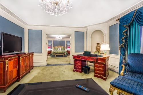 room detail thumbnail 1