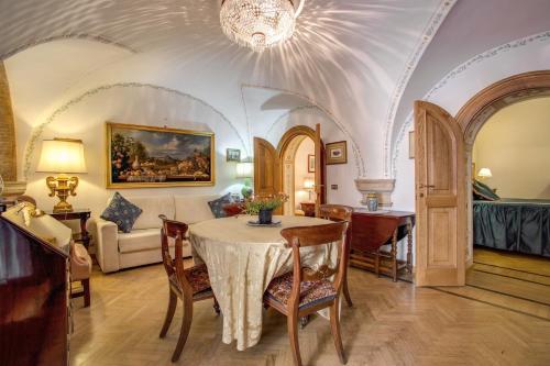 Navona Gallery Suites, Рим (фото 7)