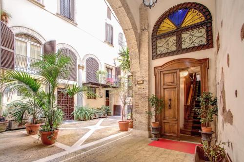 Navona Gallery Suites, Рим (фото 10)