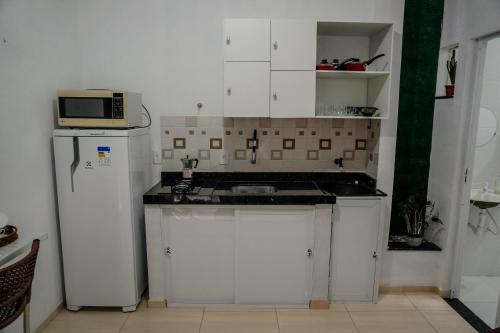 Studio à 400m mar,cozinha completa, wi-fi 95mbs ideal para casal