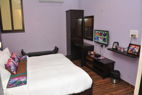 Deluxe Queen Room room in Shardas Homestay