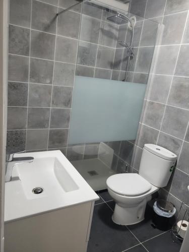 Bathroom, Le 9eme etage du bonheur in Baimbridge