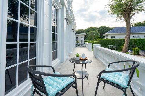 Je t'aime cafe & villa in Sing Buri