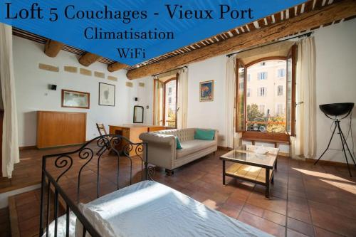 Air-conditioned loft in the heart of the old port