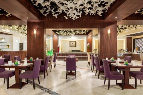 EASTYARD Dammam - Hotel - 레스토랑