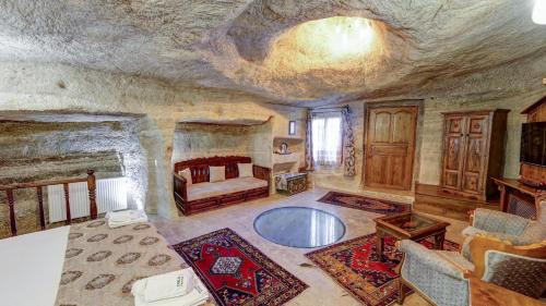 Chelebi Cave House Room Type - Deluxe Cave Suite with Jacuzzi