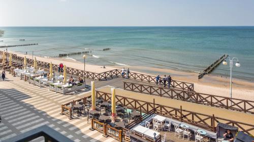 One-Bedroom Apartment with Sea View (no parking)