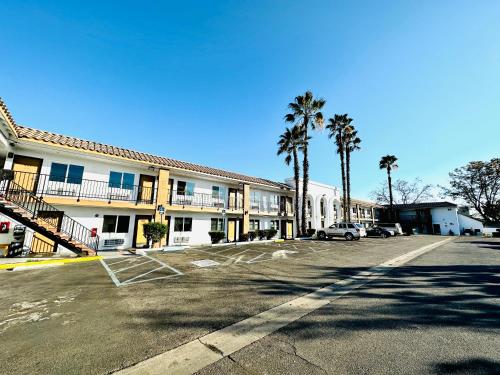 Casa Blanca Express & Suites Cypress Buena Park - Anaheim Area in Cypress, USA