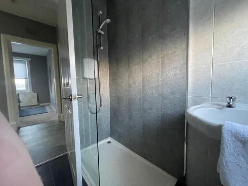 Bathroom, Raploch House in Larkhall