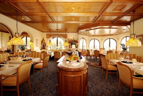 餐廳, 黑森林酒店 (Schwarzwald Hotel Silberkoenig) in 布賴施高地區古塔赫