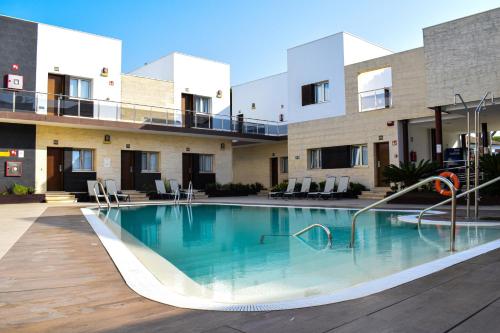 Aparthotel Novo Sancti Petri - image 10