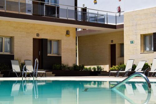 Aparthotel Novo Sancti Petri - image 13