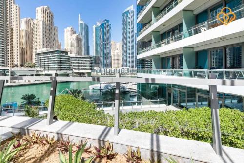 Keysplease High-rise 1 B/R W/Fascinating Marina Views Silverene Tower - image 14