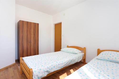 Three-Bedroom Apartment with Terrace and Sea View image 10