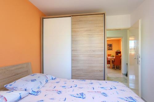 Two-Bedroom Apartment with Terrace image 10