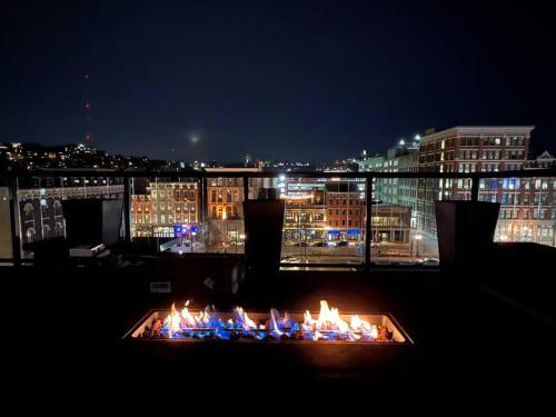 The Penthouse- Heart of OTR w/Rooftop Terrace