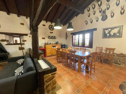 Casa Rural Zirimiri en Herreros, Soria in Cidones