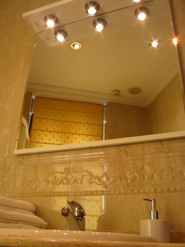 Hostal Granada - image 3