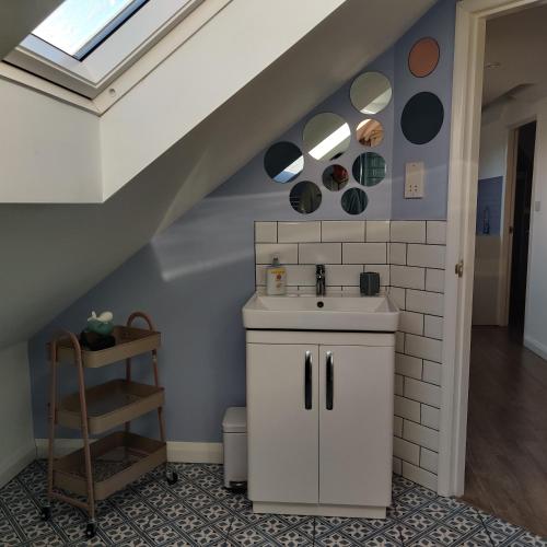 Delightful & Picturesque Modern Detached Apartment, Next to Chester Zoo, Near Park and Ride to City Centre, Chester (fotografie 10)
