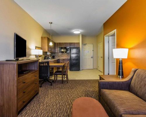 MainStay Suites Watford City - Event Center