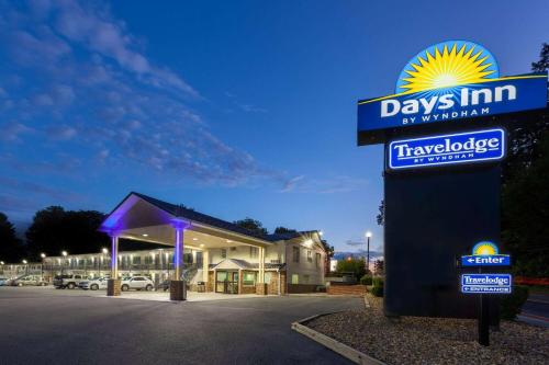 Days Inn by Wyndham Charles Town - Hamilton, VA