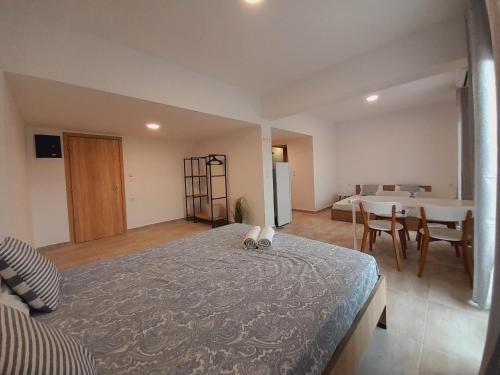 Telhinis Hotel - image 3