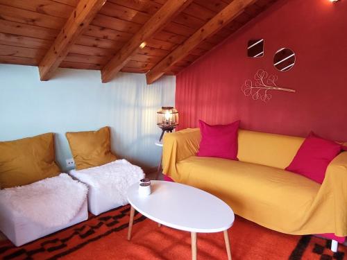 Kristi's Homes - "Beautiful Attic" in Dimitsana in 디미트사나