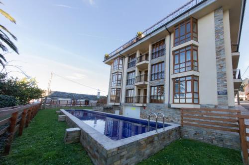2 bedrooms, 4 beds
