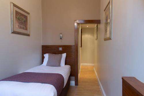 Garden View Hotel - image 5