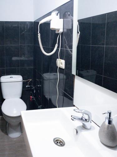 HOSTAL ANDREA - image 2