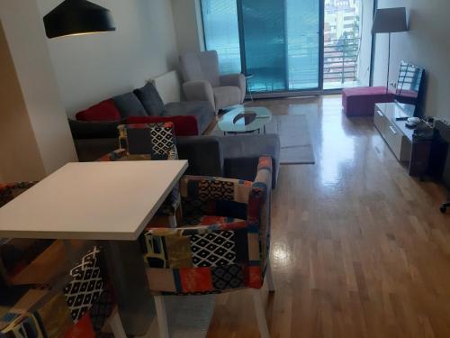 Modern Living Apartments 4