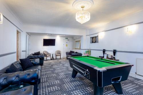 Daish's Blackpool Hotel - main image