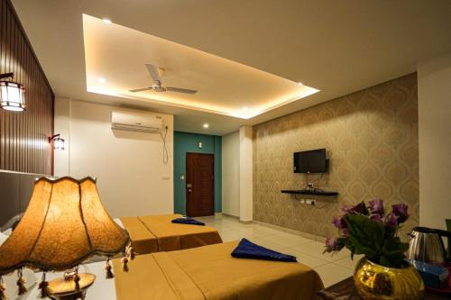 Melanna Cherai Beach - image 2