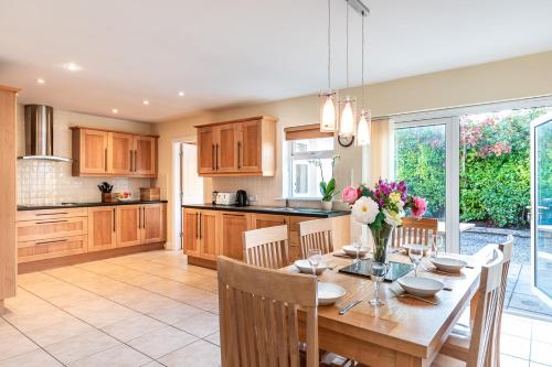 Foley's Guesthouse & Self Catering Holiday Homes in קנמרה