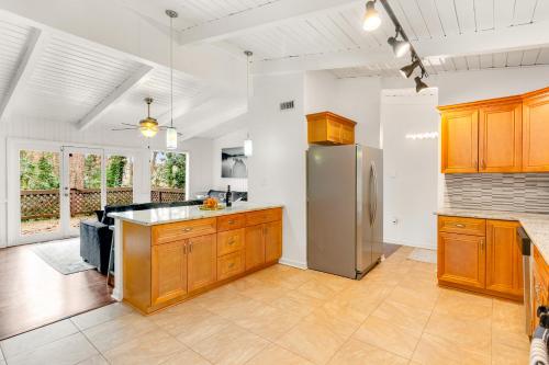 Drew Valley Villa in Pine Hills Neigbhorhood