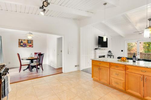 Drew Valley Villa in Pine Hills Neigbhorhood