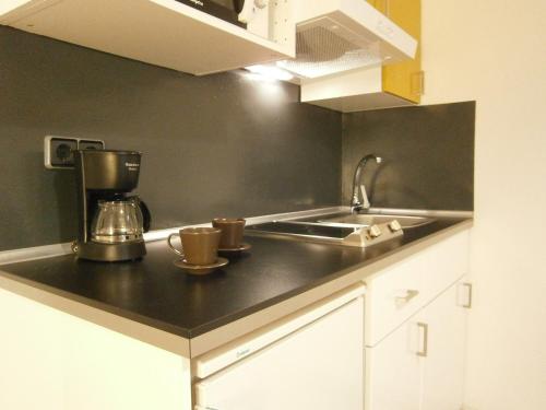Superior One-Bedroom Apartment image 8