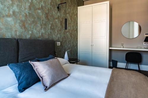 Deluxe Suite image 3