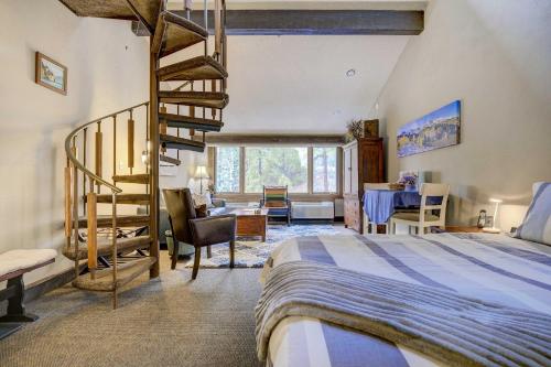 Durango Lofted Studio Near Hiking and Golf!