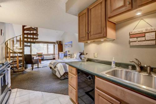 Durango Lofted Studio Near Hiking and Golf!