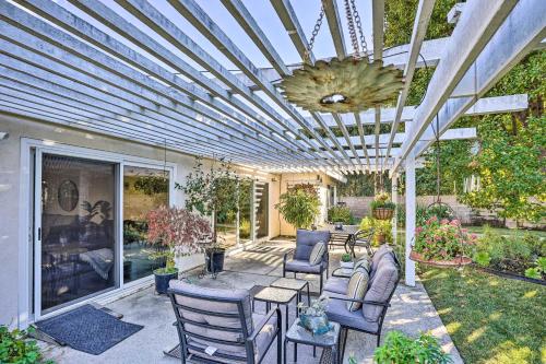 Chic Fountain Valley Getaway Near Theme Parks in 芳泉谷