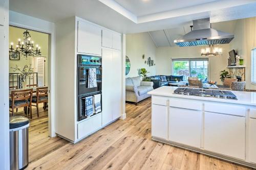 Chic Fountain Valley Getaway Near Theme Parks in 芳泉谷