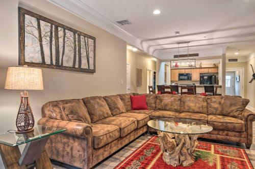 Relaxing Lincoln Condo with Fireplace and Shuttle